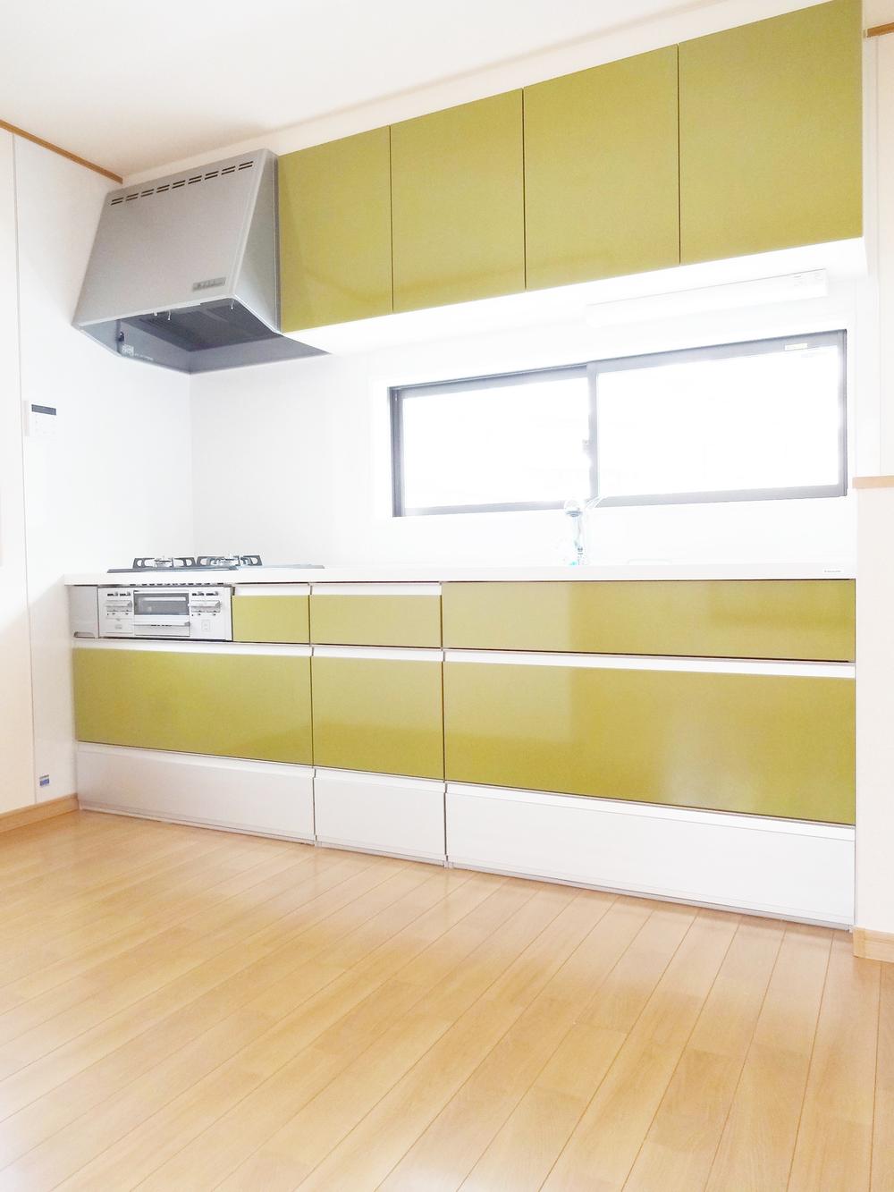 Kitchen.  ※ 1 Building ※  Easy-to-use spacious kitchen get on even everyday cuisine 