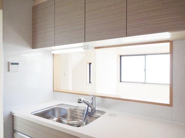 Kitchen.  ※ Building 2 ※  LDK is spacious about 15 Pledge Popular counter kitchen Restrooms two places 