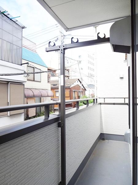 Balcony.  ※ Building 2 ※  Laundry is dried easy functional balcony