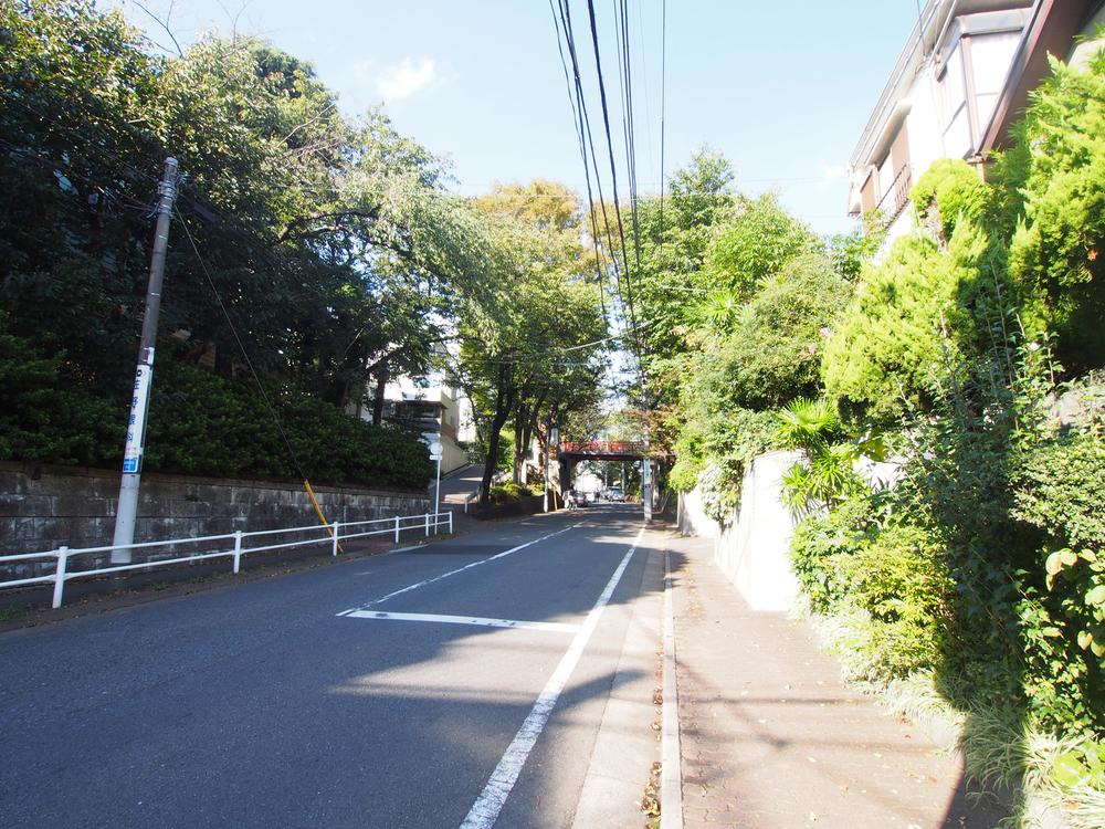 Streets around. 150m until Sakurazaka