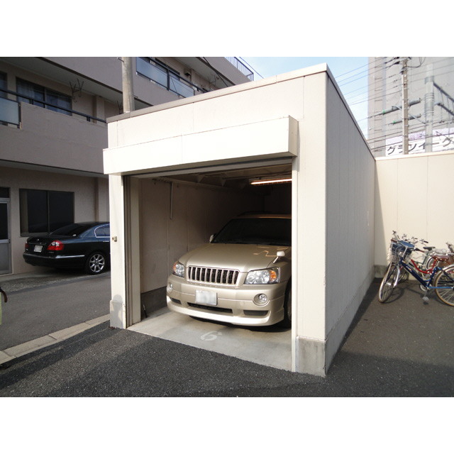 Other. There is secure garage (Rate)