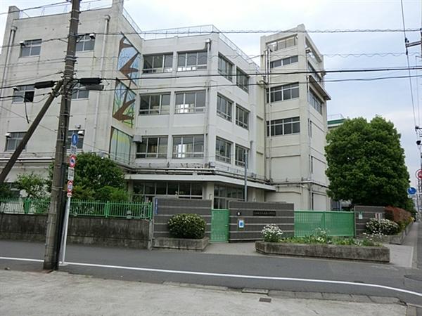 Junior high school. 1097m to Omori eighth Junior High School