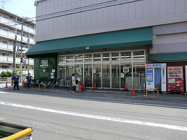 Supermarket. Fuji 600m to Haneda shop