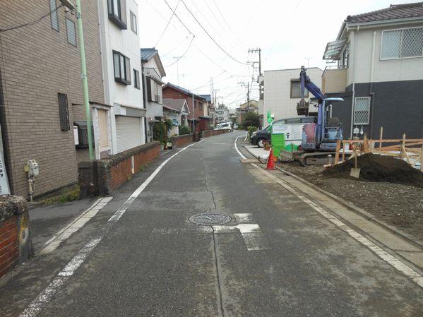 Local photos, including front road. Local front road (2013 October shooting)