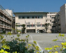 Junior high school. Kojiya 288m until junior high school (junior high school)