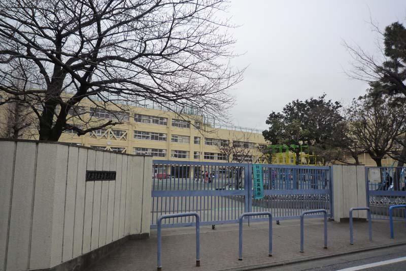 Primary school. 724m to Ota Ward Izumo Elementary School