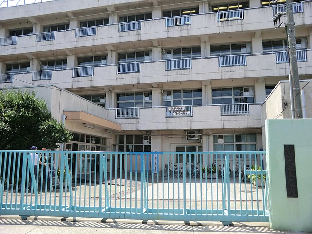 Junior high school. Ota 400m to stand Omorihigashi junior high school