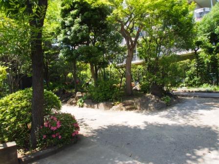 Other. Passage of the site ・ Arrangement also play a lot on the premises, which is more than 10,000 square meters