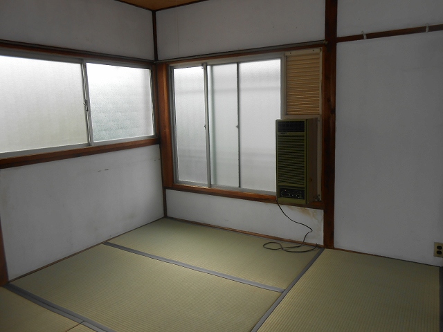 Other. Second floor Japanese-style room 4.5 Pledge