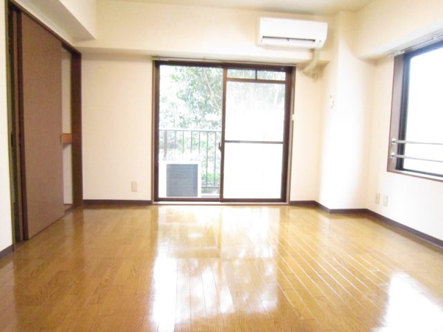 Living and room