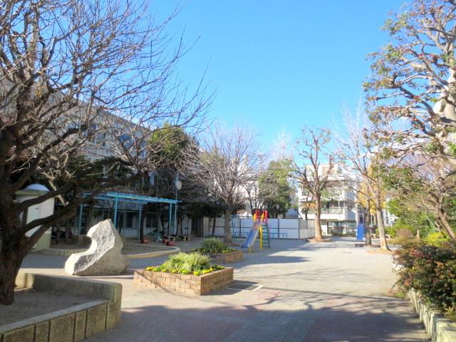 park. 110m until Shimomaruko Nakayoshi Park