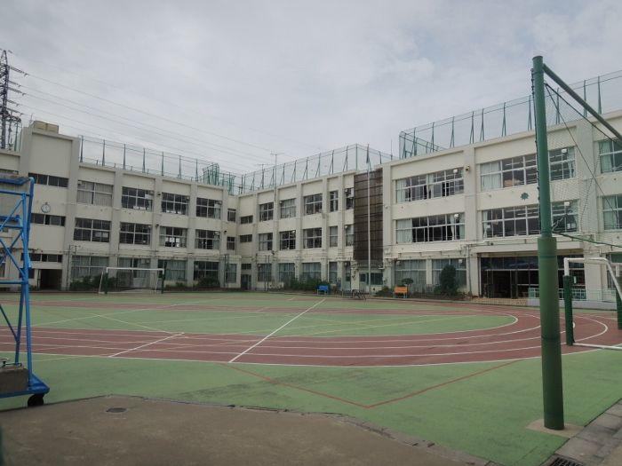 Primary school. Ota 457m caption to stand Senzokuike elementary school