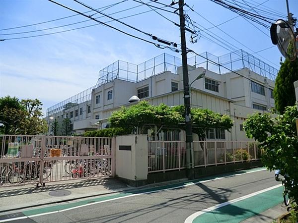 Primary school. Ota Ward Tama River to elementary school 368m