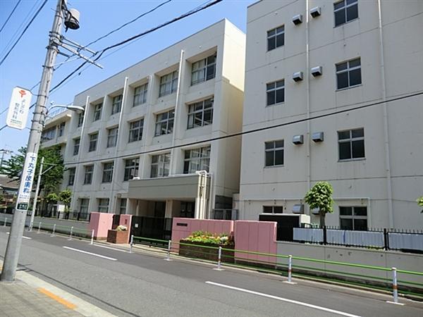 Junior high school. 798m to Ota Ward Yaguchi Junior High School