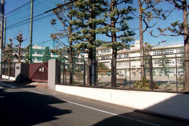 Junior high school. Ota Tatsuhigashi Chofu until junior high school 845m