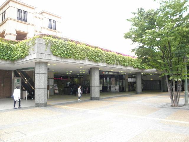 station. Tokyu Toyoko Line "Denenchofu" 1440m to the station