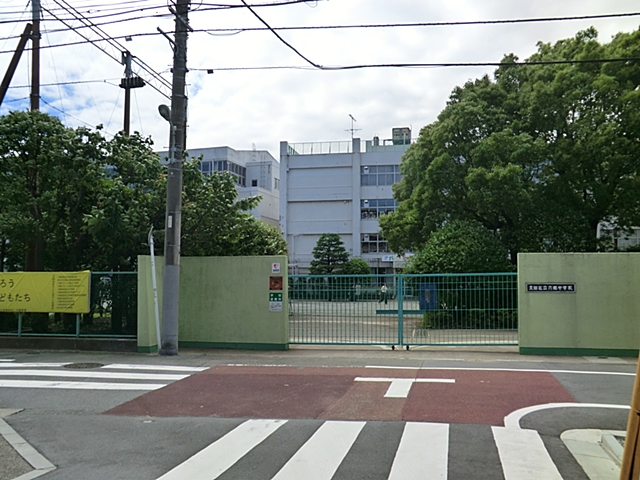 Junior high school. 314m to Ota Ward Rokugo junior high school (junior high school)