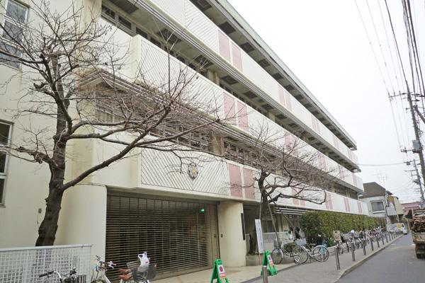 Primary school. 232m to Ota Ward Haneda Elementary School