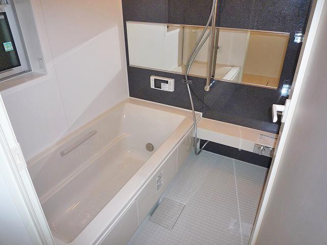 Same specifications photo (bathroom). unit bus
