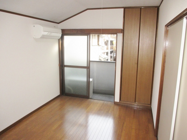 Other room space. Spacious 7.4 tatami rooms