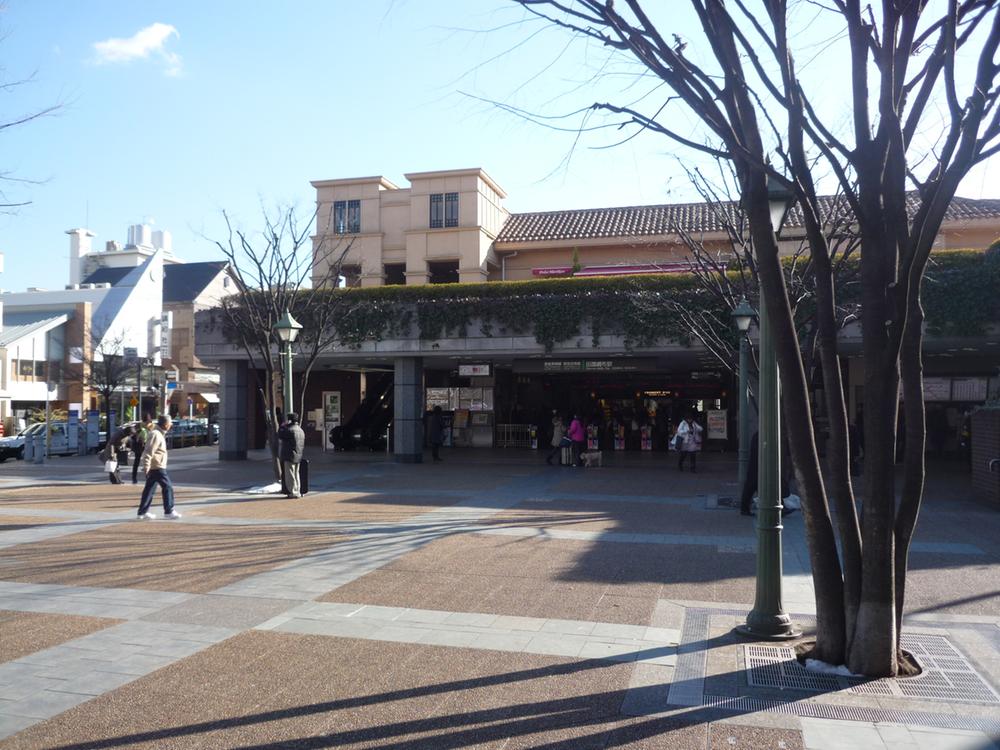 station. Toyoko Denenchofu 1100m to the Train Station