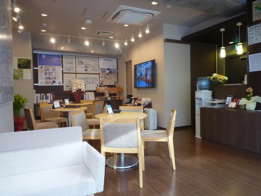 Other. JR Omori Station North from (Sanno opening) of a 1-minute walk "Smile Cafe Omori". There is also a free Cafe space. Please visit us feel free to.