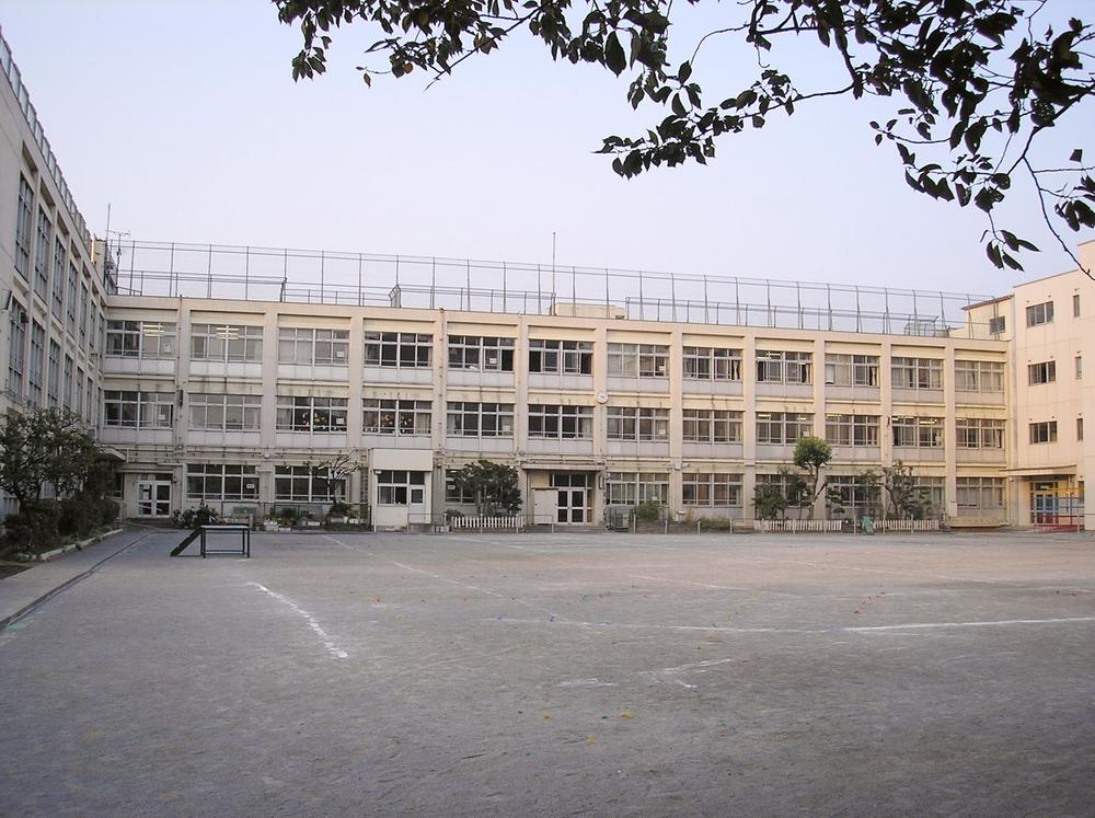Primary school. Ota Ward Higashikojiya 400m up to elementary school