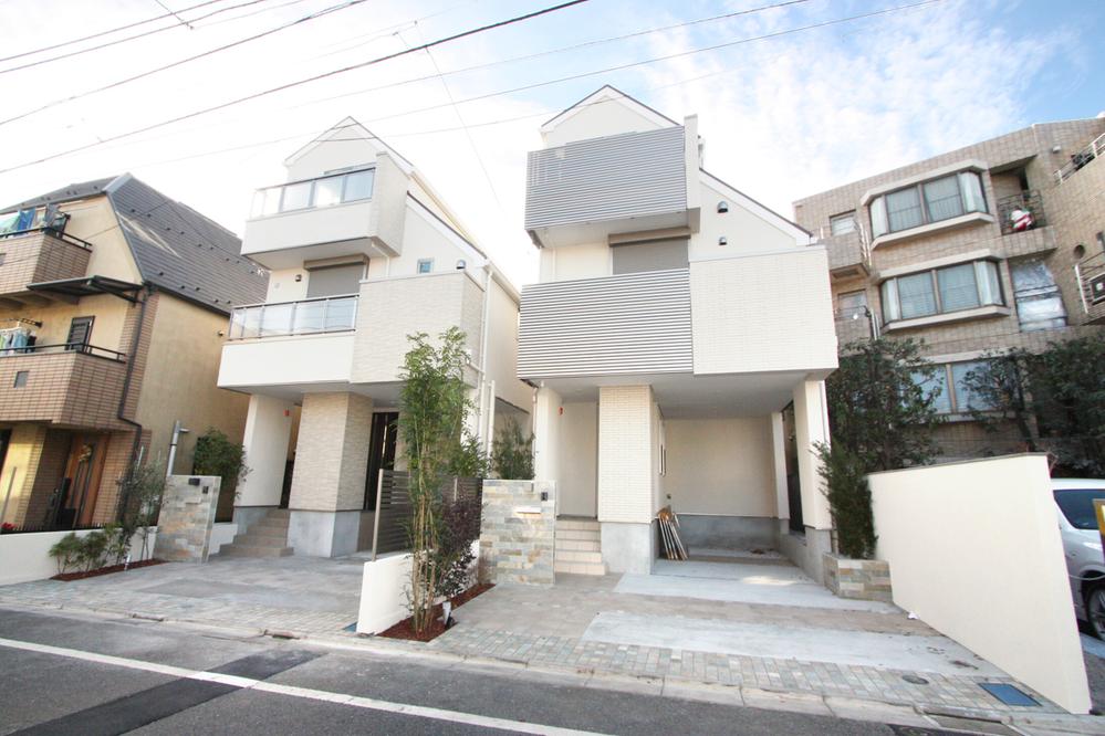 Local appearance photo. Newly built two buildings of announcement, Photos front is the property