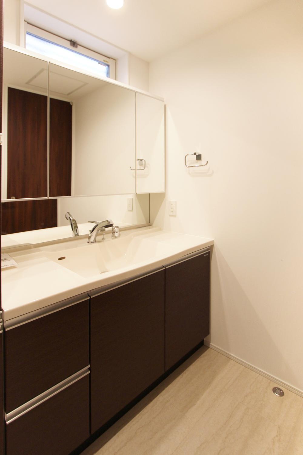 Wash basin, toilet. System shampoo dresser basin bowl integrated counter