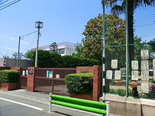 Junior high school. 1180m to Ota Ward Denenchofu Junior High School