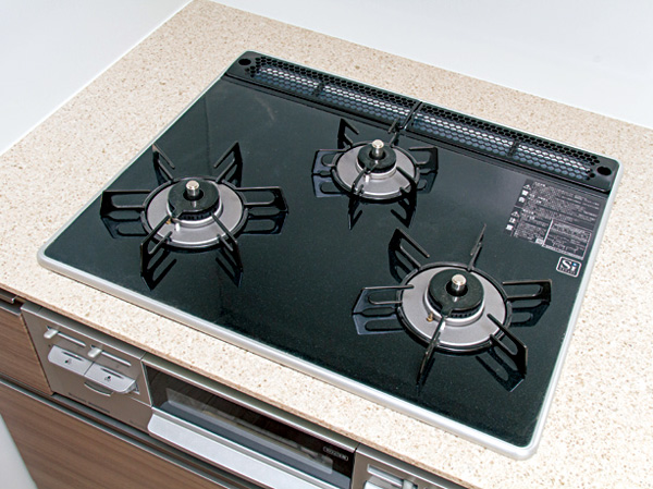 Kitchen.  [Three-burner stove with a two-sided grill] Adopting the enamel top is in good water without double-sided grill and easy to use. Is easy to clean is easy to clean the.