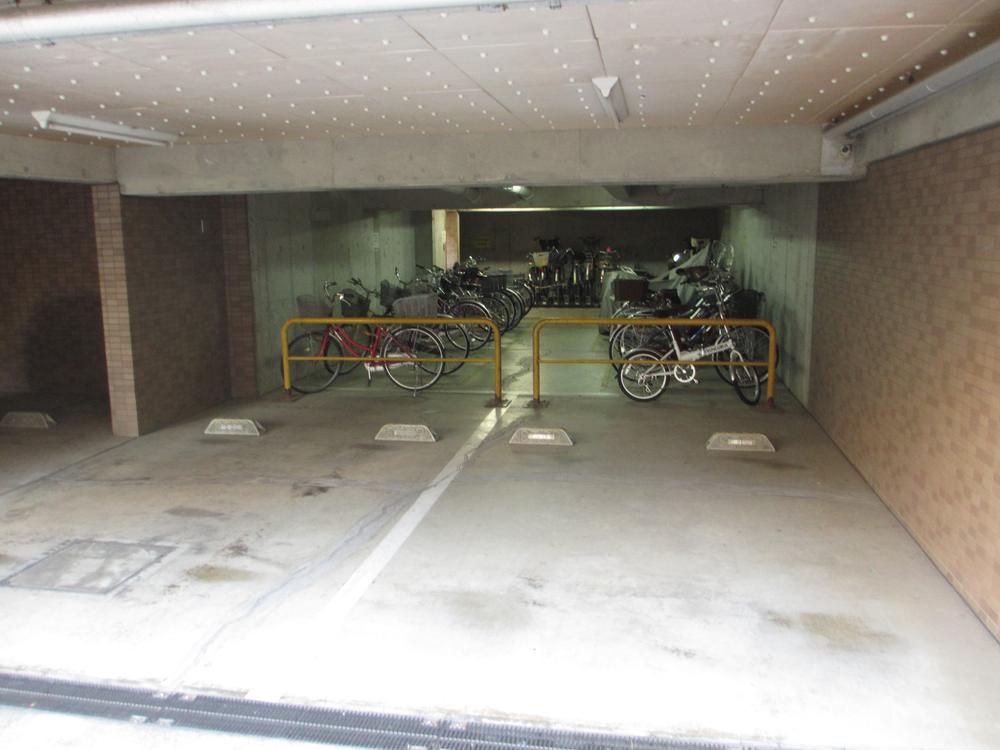 Other common areas. Covered parking