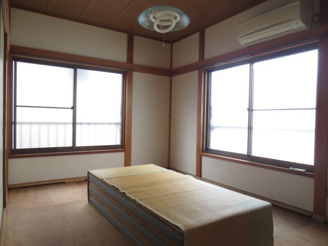 Living and room