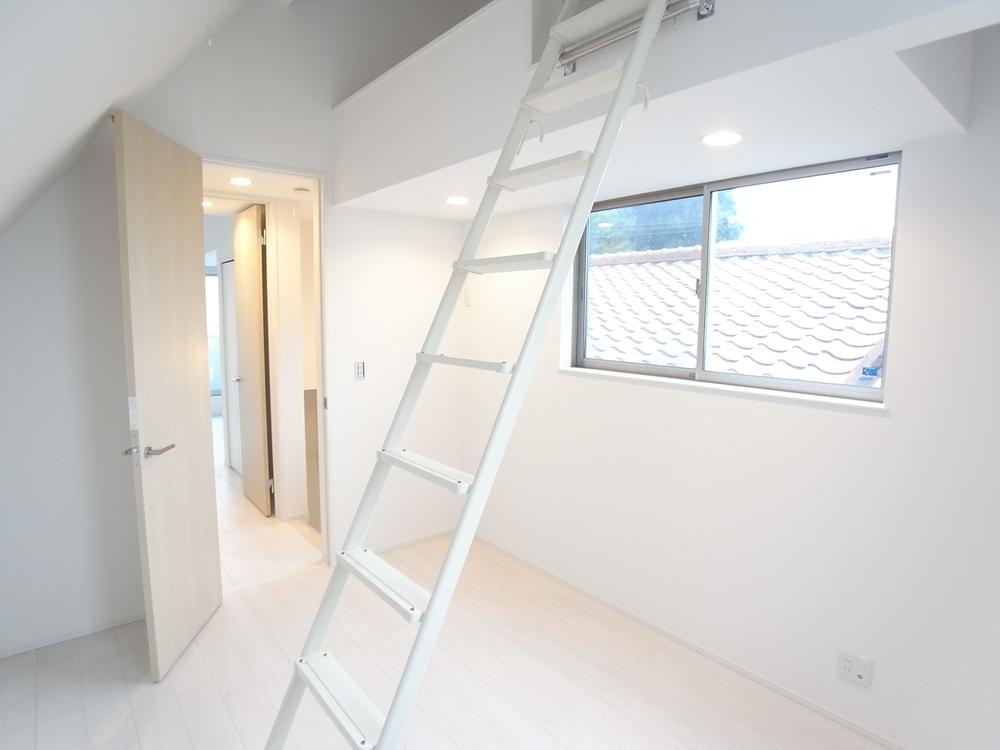 Non-living room. Western-style of easy-to-use loft with. 