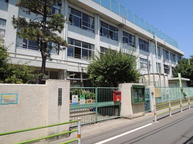 Primary school. Higashikaba until elementary school 390m