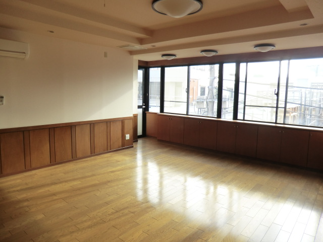 Living and room