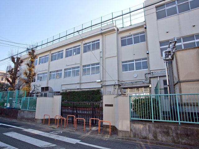 Primary school. Ota Tatsuhigashi Chofu to the third elementary school 556m