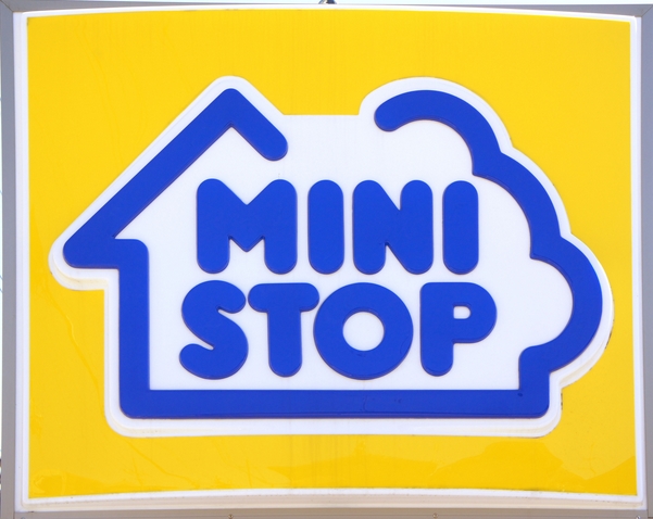 Convenience store. MINISTOP Maundy Station store up to (convenience store) 337m