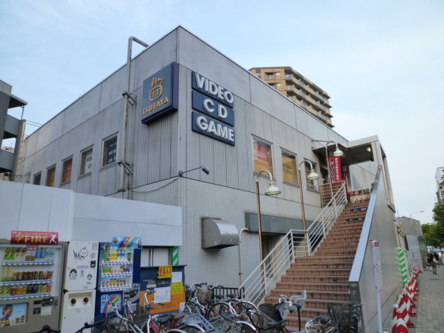Other. TSUTAYA torii to (other) 240m