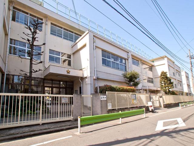 Primary school. Ota 120m to stand Rokugo elementary school