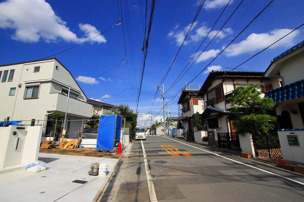 Other local. Front road is 7 meters or more, There is no many cars coming and going. 