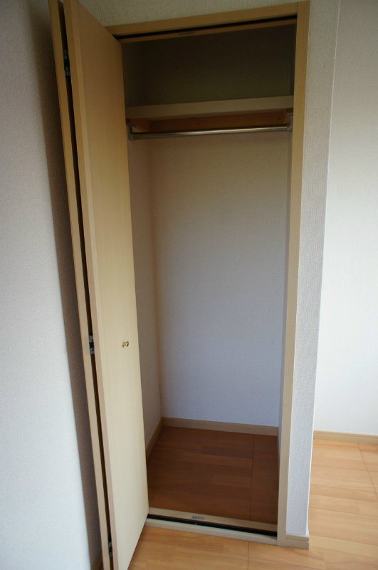 Other. Easy-to-use closet