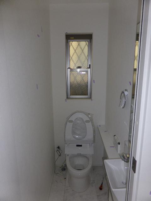 Toilet. Indoor (10 May 2013) Shooting First floor toilet