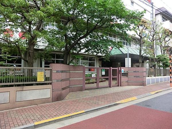 Primary school. 130m to Koike elementary school