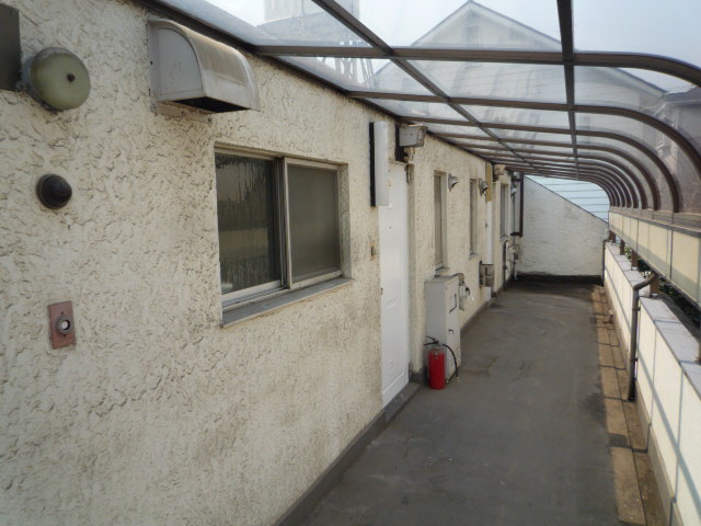 Other common areas. Corridor roofed