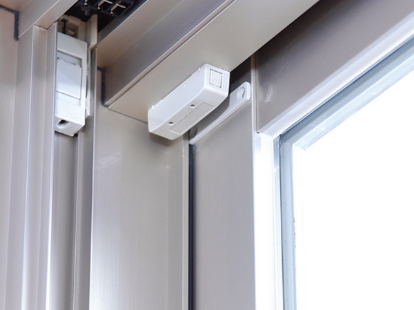 Security.  [Security sensors] To sense the invasion by such as glass breaking all the windows, Installing a magnet sensor. It has been made in the peace of mind to the unauthorized intrusion safety measures from the window.  ※ Same specifications