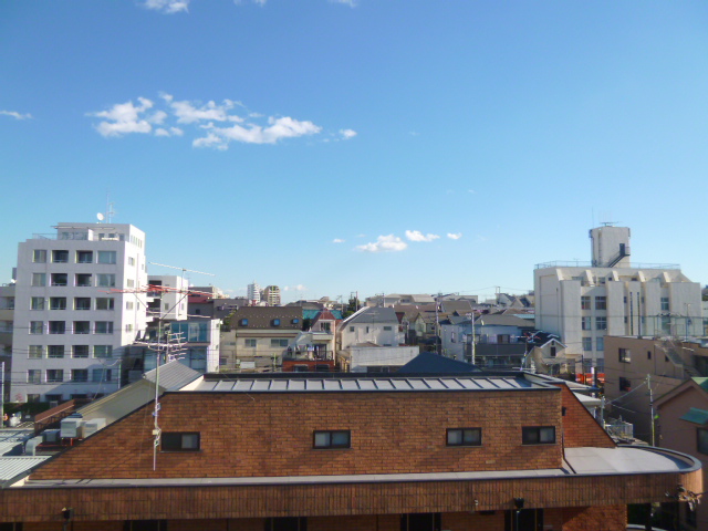 View. The view from the third floor of the balcony is good ☆