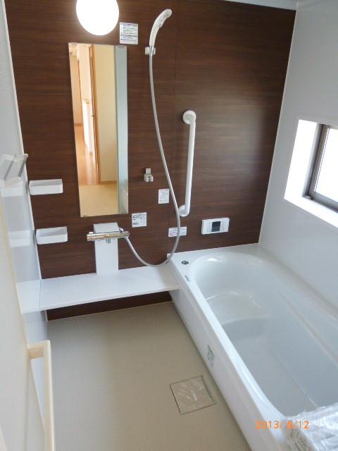 Bathroom. Lighting is good, Please refresh the tired of the day in a slow time.