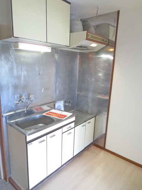 Kitchen. Two-burner stove installation Allowed