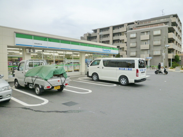 Convenience store. Family Mart (convenience store) to 350m